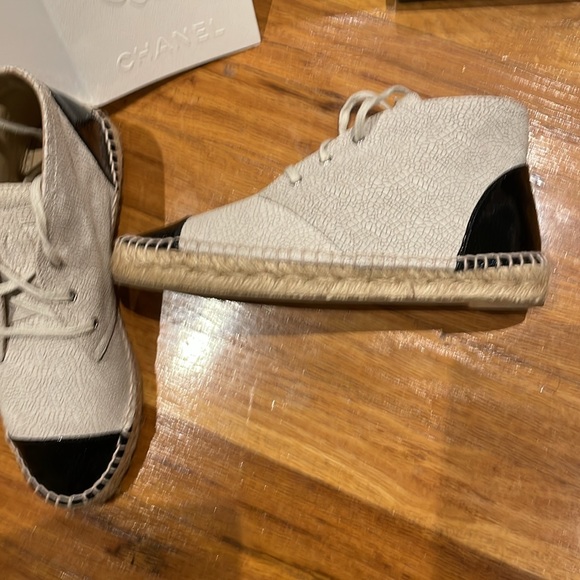 Really Chanel boots beige with brown not new original price $1200 size 37 - Picture 3 of 6